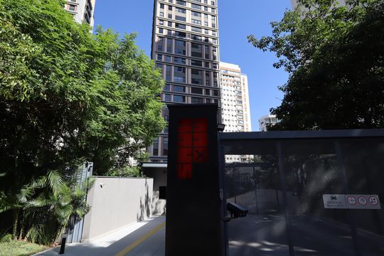 Fachada de apartamento para alugar com 2 quartos, 70m² em Panamby, São Paulo