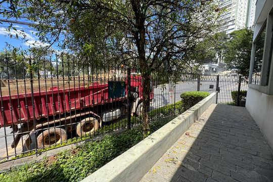 Área externa de casa à venda com 4 quartos, 279m² em Jardim Maia, Guarulhos