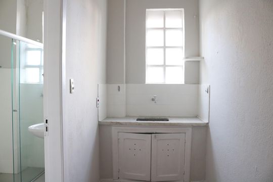 Cozinha de apartamento para alugar com 1 quarto, 40m² em Barra Funda, São Paulo