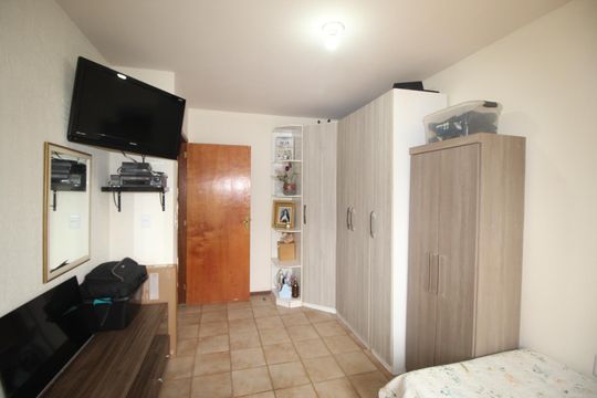 Quarto 2 de casa à venda com 2 quartos, 100m² em Parque Santa Fé, Porto Alegre