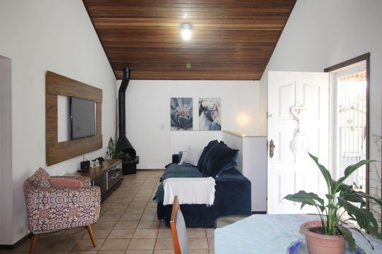 Casa à venda com 2 quartos, 100m² em Parque Santa Fé, Porto Alegre