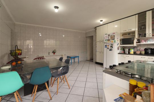 Cozinha de casa à venda com 4 quartos, 235m² em Parque Gerassi, Santo André
