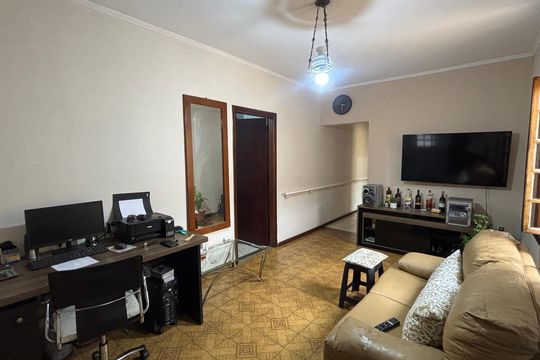 Casa à venda com 2 quartos, 162m² em Utinga, Santo André