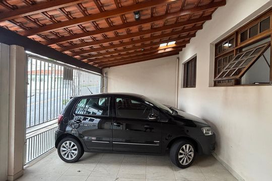 Garagem de casa à venda com 2 quartos, 162m² em Utinga, Santo André