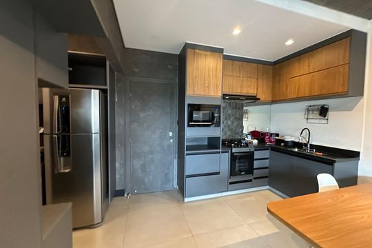Cozinha de apartamento para alugar com 1 quarto, 57m² em Alphaville Industrial, Barueri