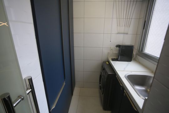 Area de serviço de apartamento à venda com 3 quartos, 81m² em Havaí, Belo Horizonte