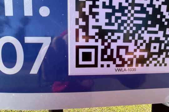 Placa instalada em 11/04/2026 _ número QR code VWLA -1035 de apartamento à venda com 2 quartos, 50m² em Santo Afonso, Novo Hamburgo