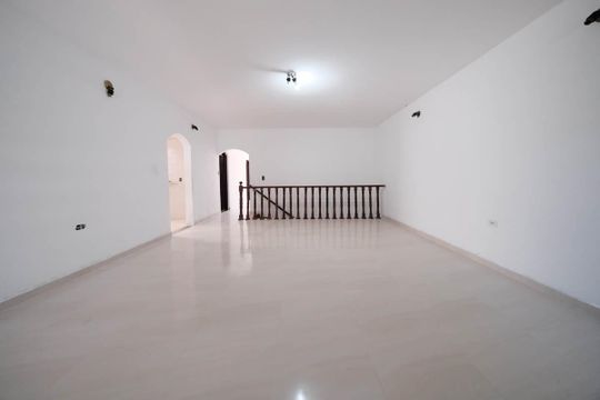 Sala de casa à venda com 4 quartos, 240m² em Parque Cisper, São Paulo
