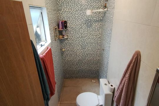 Banheiro de casa à venda com 3 quartos, 107m² em Jardim do Mirante, Santo André