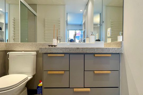 Banheiro da Suíte de kitnet/studio à venda com 1 quarto, 42m² em Pinheiros, São Paulo