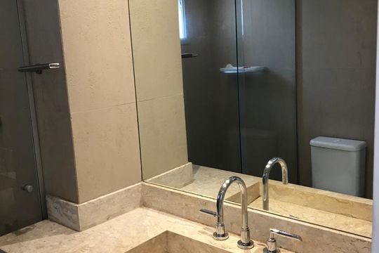 Banheiro de apartamento à venda com 1 quarto, 75m² em Cerqueira César, São Paulo