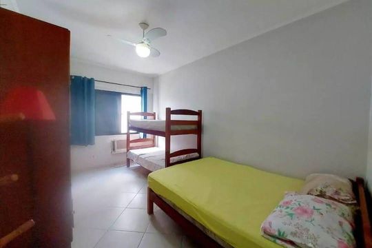 Quarto de apartamento para alugar com 2 quartos, 78m² em Jardim Las Palmas, Guarujá
