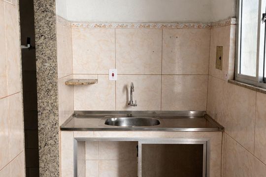 Casa para alugar com 2 quartos, 80m² em Centro, Duque de Caxias