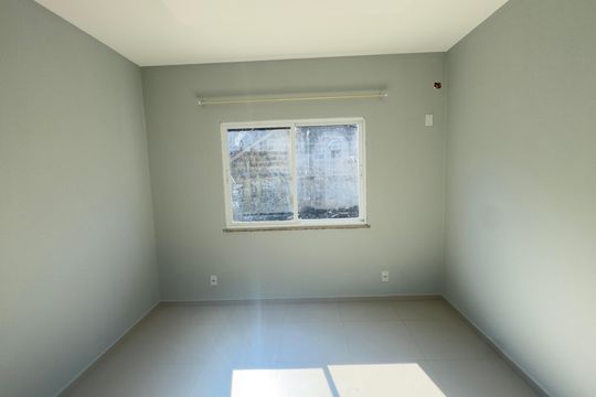 Suíte de casa de condomínio para alugar com 2 quartos, 70m² em Inoã, Maricá