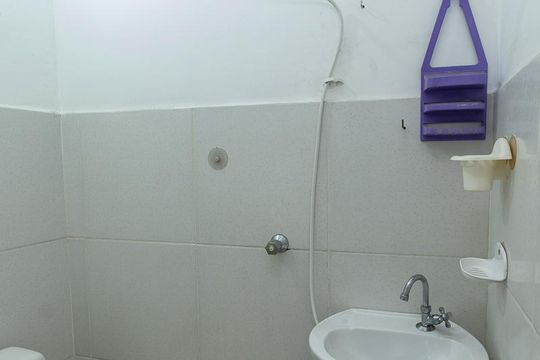 Banheiro Social de kitnet/studio para alugar com 1 quarto, 25m² em Pompeia, São Paulo