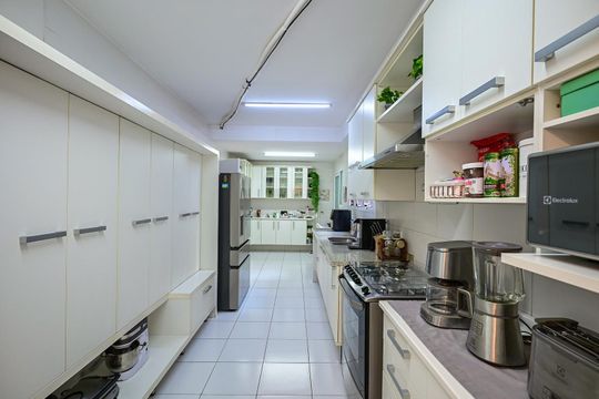 Cozinha de apartamento à venda com 4 quartos, 211m² em Parque do Morumbi, São Paulo