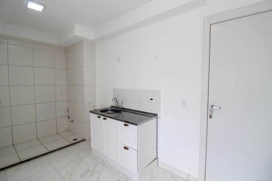 Cozinha de apartamento para alugar com 1 quarto, 35m² em Jaguaré, São Paulo