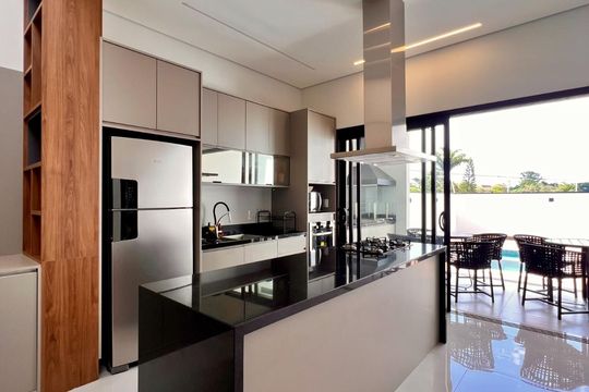 Cozinha de casa de condomínio à venda com 3 quartos, 300m² em Jardim America II, Campinas