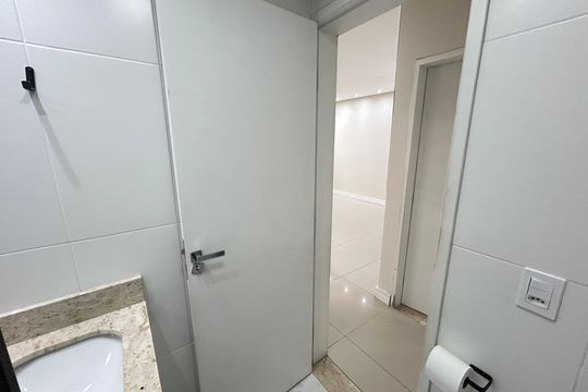 Banheiro 1 de apartamento à venda com 3 quartos, 80m² em Jardim Valeria, Guarulhos