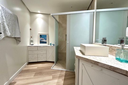 Banheiro Suíte  de apartamento para alugar com 4 quartos, 180m² em Lagoa da Conceição, Florianópolis