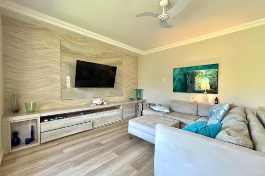 Sala de apartamento para alugar com 4 quartos, 180m² em Lagoa da Conceição, Florianópolis