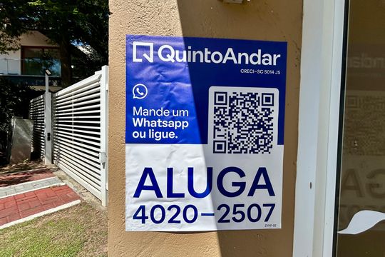 Placa  de apartamento para alugar com 4 quartos, 180m² em Lagoa da Conceição, Florianópolis