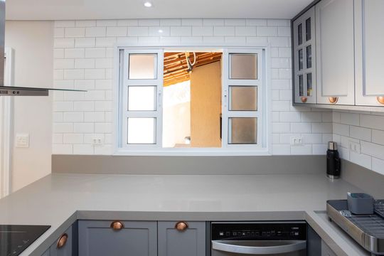 Cozinha de casa à venda com 2 quartos, 210m² em Jardim Miriam, São Paulo