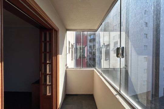 Varanda da sala de apartamento para alugar com 3 quartos, 8753m² em Jardim da Campina, São Paulo