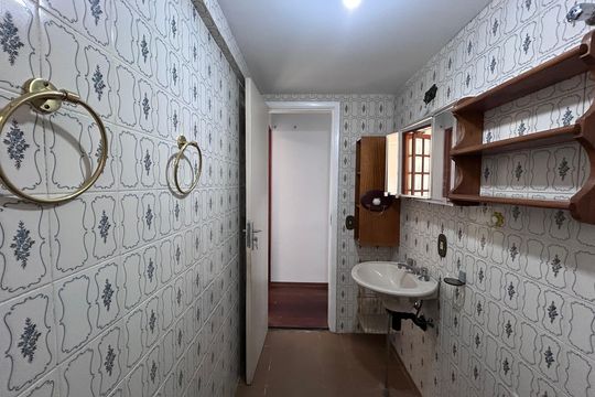 Banheiro social de apartamento para alugar com 3 quartos, 8753m² em Jardim da Campina, São Paulo
