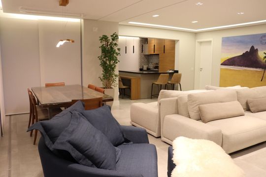 Sala de apartamento à venda com 3 quartos, 155m² em Indianópolis, São Paulo