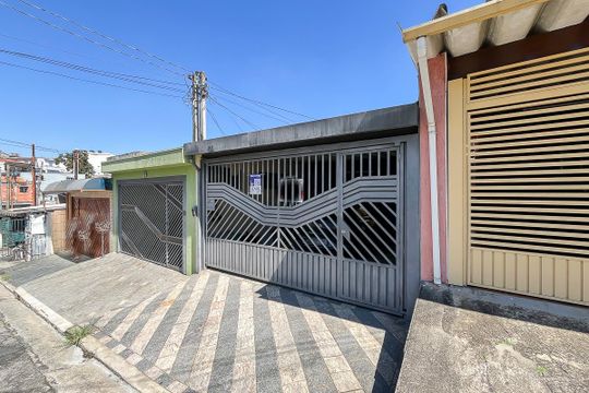 Fachada + plaquinha de casa à venda com 4 quartos, 140m² em Vila Palmares, São Caetano do Sul