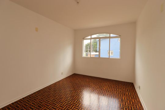 Sala de apartamento à venda com 2 quartos, 82m² em Parque Jaçatuba, Santo André