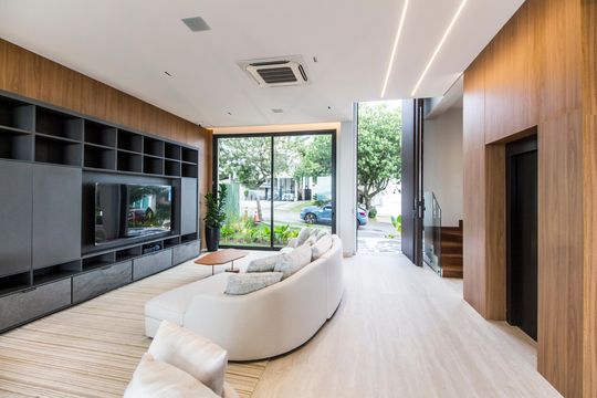 Sala  de casa de condomínio à venda com 4 quartos, 900m² em Colinas da Anhanguera, Santana de Parnaíba