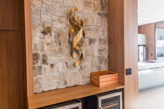Detalhe Sala de casa de condomínio à venda com 4 quartos, 900m² em Colinas da Anhanguera, Santana de Parnaíba
