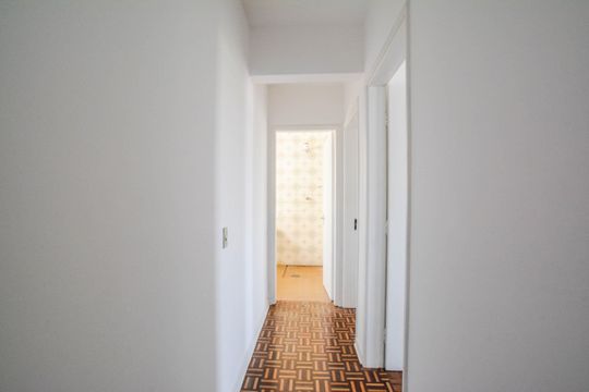 Corredor de apartamento à venda com 2 quartos, 82m² em Parque Jaçatuba, Santo André