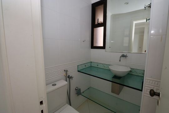 Lavabo  de apartamento para alugar com 3 quartos, 205m² em Caminho das Árvores, Salvador