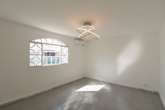 Casa à venda com 4 quartos, 480m² em Santa Branca, Belo Horizonte