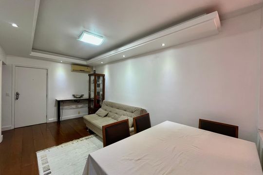 SALA de apartamento à venda com 2 quartos, 100m² em Leblon, Rio de Janeiro