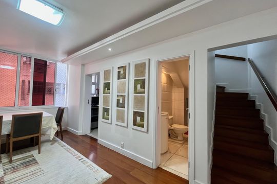SALA de apartamento à venda com 2 quartos, 100m² em Leblon, Rio de Janeiro