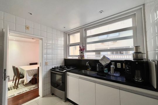 COZINHA de apartamento à venda com 2 quartos, 100m² em Leblon, Rio de Janeiro