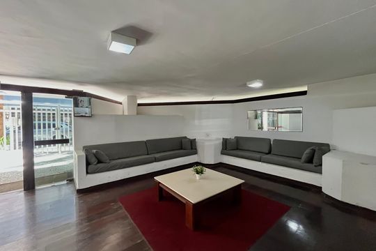 Hall de entrada de apartamento à venda com 2 quartos, 100m² em Leblon, Rio de Janeiro