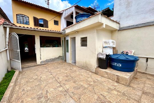 Quintal de casa à venda com 2 quartos, 156m² em Jardim Toscana, Guarulhos