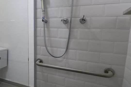 Banheiro de kitnet/studio para alugar com 1 quarto, 32m² em Tatuapé, São Paulo