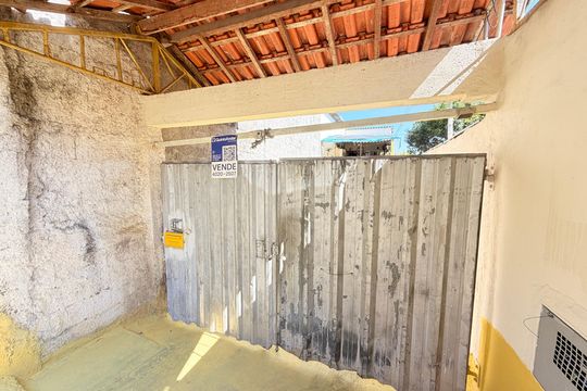 Fachada de casa à venda com 3 quartos, 212m² em Jardim Novo Horizonte, Jundiaí