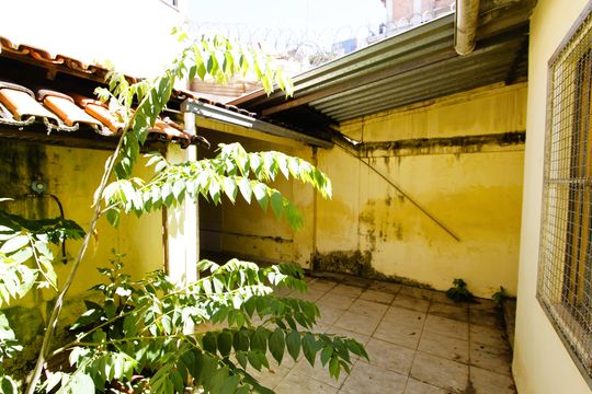 Quintal de casa para alugar com 4 quartos, 200m² em Barroca, Belo Horizonte