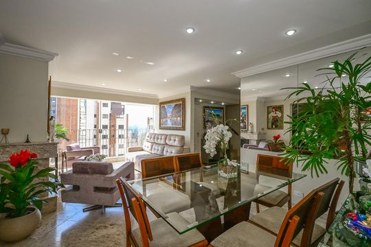 Apartamento à venda com 4 quartos, 209m² em Vila Suzana, São Paulo