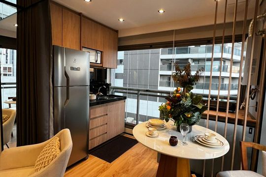 Cozinha de apartamento para alugar com 1 quarto, 35m² em Pinheiros, São Paulo