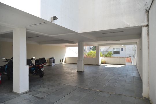 Garagem de apartamento à venda com 3 quartos, 114m² em Vila Eldizia, Santo André
