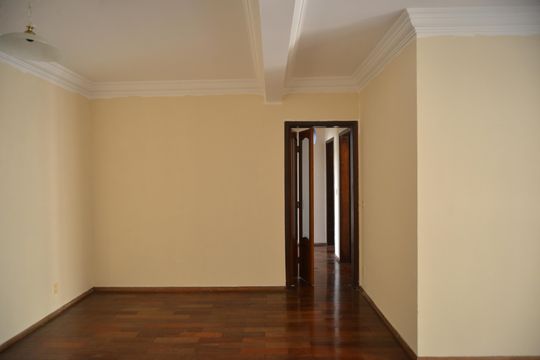 Sala de apartamento à venda com 3 quartos, 114m² em Vila Eldizia, Santo André