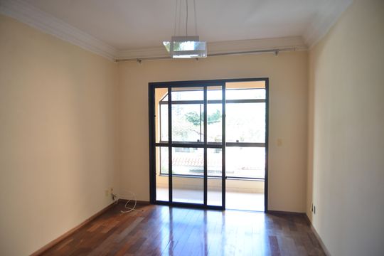 Sala de apartamento à venda com 3 quartos, 114m² em Vila Eldizia, Santo André